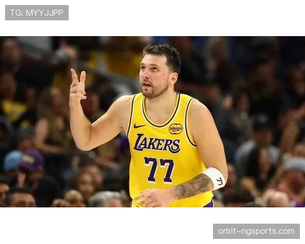 东契奇挡拆制造错位拉升得分效率超比尔